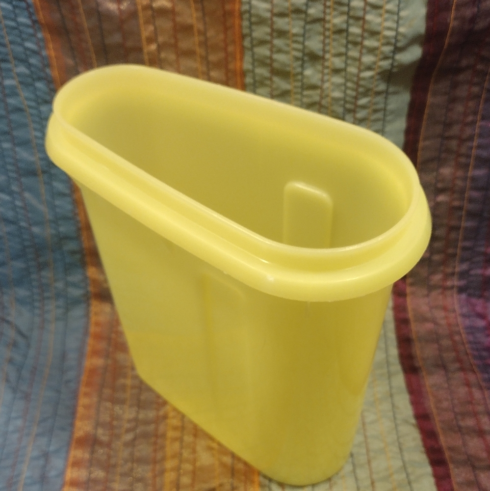 Tupperware Replacement canister Mold # 792-8 (NO LID )